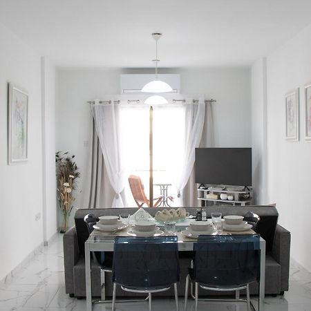 Apartment,Near The Beach Pinikoudes Larnaca Luaran gambar