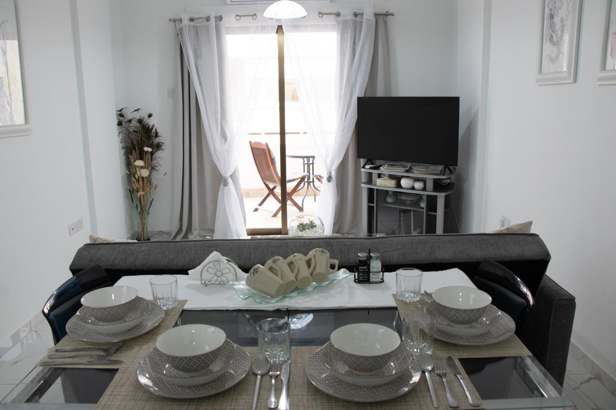 Apartment,Near The Beach Pinikoudes Larnaca Luaran gambar