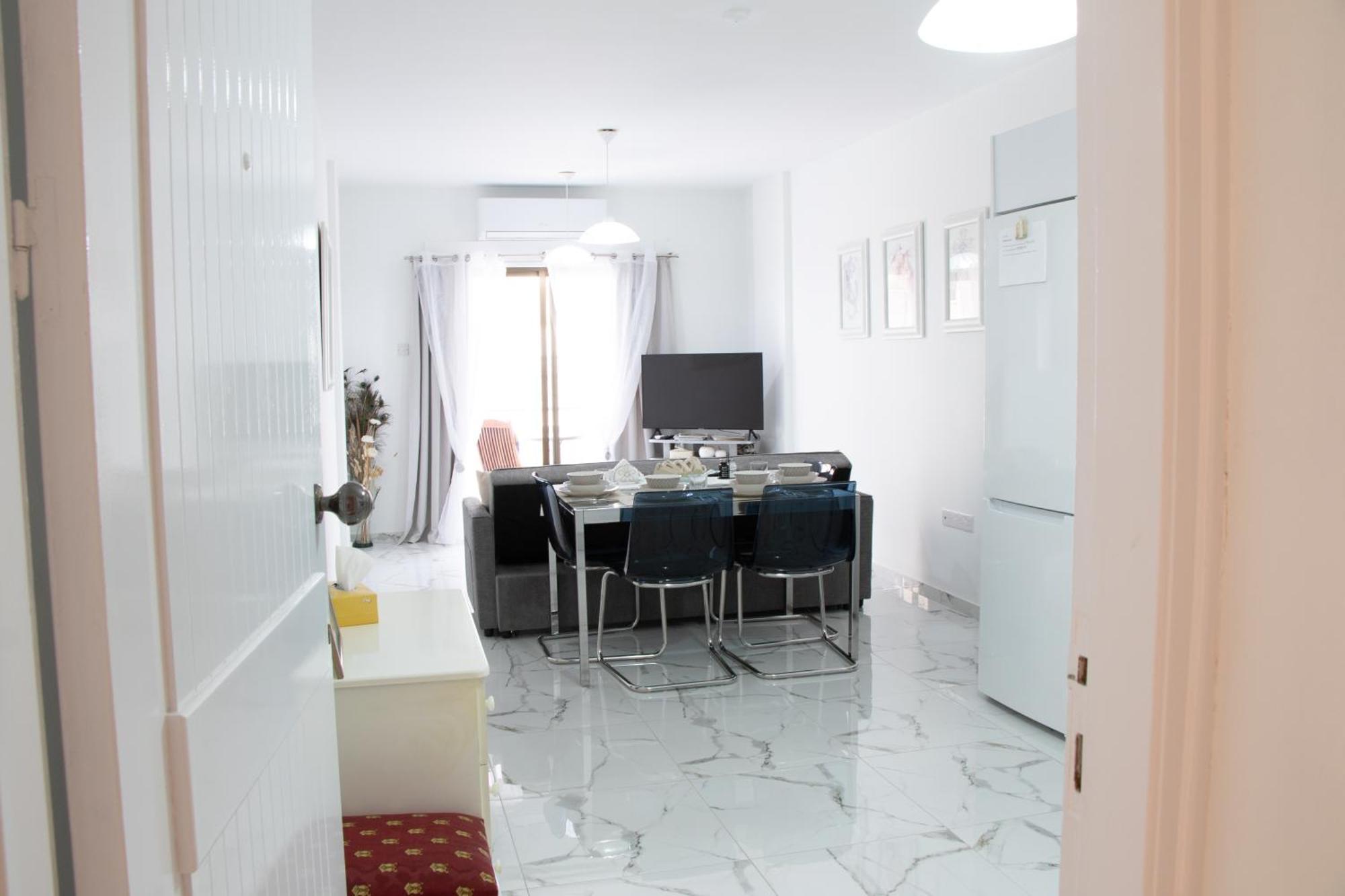Apartment,Near The Beach Pinikoudes Larnaca Luaran gambar